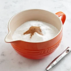 Bol Cerámico Con Asa Y Pico Vertedor De Le Creuset -Le Creuset Ventas Bol ceramico con asa y pico vertedor de Le Creuset 25