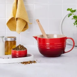 Bol Cerámico Con Asa Y Pico Vertedor De Le Creuset -Le Creuset Ventas Bol ceramico con asa y pico vertedor de Le Creuset 5