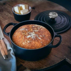 Cocotte Redonda Baja Signature Le Creuset -Le Creuset Ventas COCOTTE REDONDA BAJA NEGRA 7