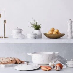 Mini Cocotte Cerámica White Marble De Le Creuset ¡Edición Limitada! -Le Creuset Ventas Cocotte redonda 24 cm Marble de Le Creuset Edicion Limitada 8 51f5391f de80 473e a4f1 f9371253a2b4