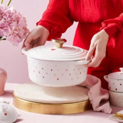 Cocotte Redonda Con Corazones Le Creuset -Le Creuset Ventas Cocotte redonda con corazones Le Creuset 10