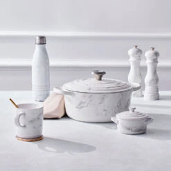 Mini Cocotte Cerámica White Marble De Le Creuset ¡Edición Limitada! -Le Creuset Ventas Marble collection