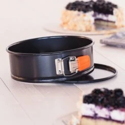 Molde Redondo Antiadherente Desmontable Le Creuset (20 A 26cm) -Le Creuset Ventas Molde redondo desmontable Le Creuset 4 310ee4b7 d542 4d49 aef0 86b4f99e53f5