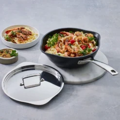 Sartén Chef Pro Con Vertedor Y Tapa Acero Le Creuset -Le Creuset Ventas Sarten Chef Pro con vertedor y tapa acero Le Creuset 4