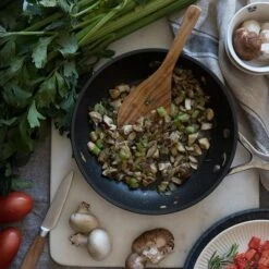 Sartén Antiadherente Pro Le Creuset -Le Creuset Ventas Sarten antiadherente Le Creuset Receta sopa de setas Claudia Julia