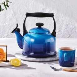 Tetera Tradición Le Creuset 2,10l -Le Creuset Ventas Tetera Tradicion Le Creuset 2 10l azure 1