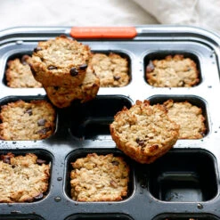 Molde Para Magdalenas Cuadradas, Sobaos, Brownies Y Tartaletas Le Creuset 16 Molde Para Magdalenas Cuadradas, Sobaos, Brownies Y Tartaletas Le Creuset -Le Creuset Ventas barritas platano y avena