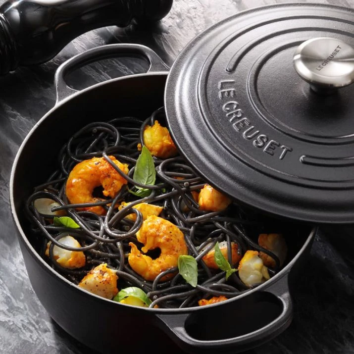 Cocotte Evolution Redonda 24 Cm Azul Caribe - Hierro Fundido - Le Creuset 5 Cocotte Evolution Redonda 24 Cm Azul Caribe - Hierro Fundido - Le Creuset - Imagen 5