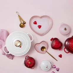 Cocotte Redonda Con Corazones Le Creuset -Le Creuset Ventas corazon coleccion le creuset