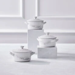 Mini Cocotte Cerámica White Marble De Le Creuset ¡Edición Limitada! -Le Creuset Ventas fotos minis le creuset Marble