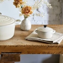 Mini Cocotte 10 Cm Cereza - Cerámica De Gres - Le Creuset -Le Creuset Ventas mini cocotte merengue ceramica de gres le creuset 3 1 1 1 1