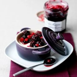 Mini Cocotte 10 Cm Cereza - Cerámica De Gres - Le Creuset -Le Creuset Ventas mini cocotte negro brillante cer mica de gres le creuset.jpg20 1 6 1 1 1 1 1