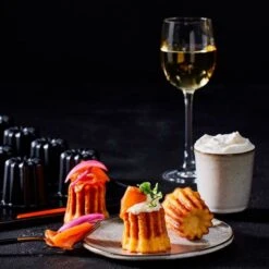 Bandeja Molde Antiadherente Para 12 Canelés - Acero Al Carbono - Le Creuset -Le Creuset Ventas molde canele le creuset 5