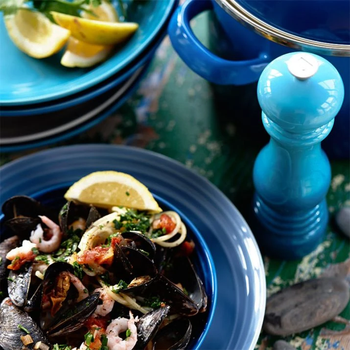 Molinillo De Pimienta 21 Cm Azul Caribe - Le Creuset 3 Molinillo De Pimienta 21 Cm Azul Caribe - Le Creuset - Imagen 3