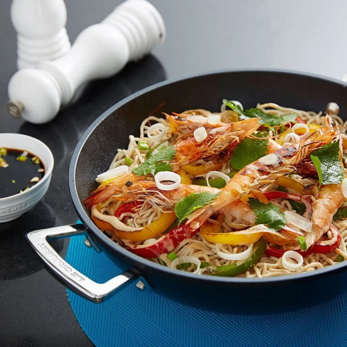 Sartén Antiadherente Alta Con Asa 28 Cm - Aluminio Forjado - Le Creuset 2 Sartén Antiadherente Alta Con Asa 28 Cm - Aluminio Forjado - Le Creuset - Imagen 2