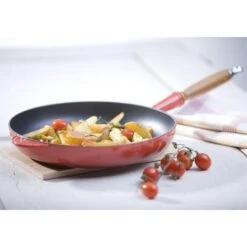 Sartén De Hierro Con Mango De Madera Le Creuset 28 Sartén De Hierro Con Mango De Madera Le Creuset -Le Creuset Ventas sarten 24 mango cereza 1 671ef219 ac79 4f6f b4d2 042631385d94